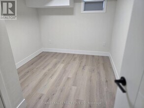 111 McAllister Rd in Toronto, ON - Building Photo - Building Photo