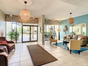 7400 Sun Island Dr in South Pasadena, FL - Building Photo - Building Photo