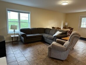 124 Birdseye View Dr, Unit 1A in Ithaca, NY - Foto de edificio - Building Photo