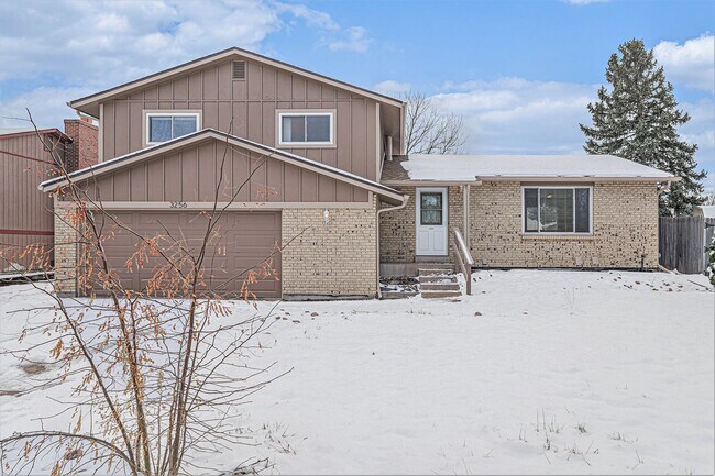 3256 S Granby Way in Aurora, CO - Building Photo - Building Photo