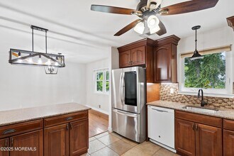 122 Moses Milch Dr in Howell, NJ - Building Photo - Building Photo