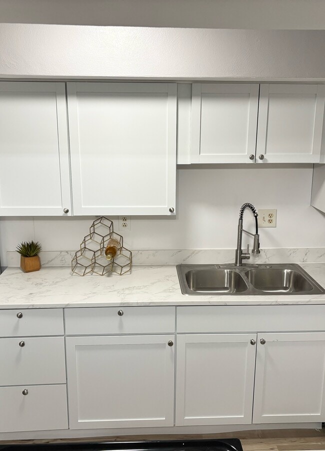 property at 226-226 N Birchwood Dr