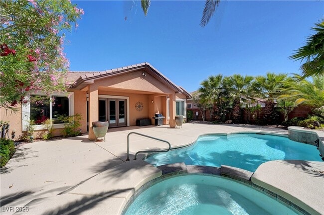 229 Muldowney Ln