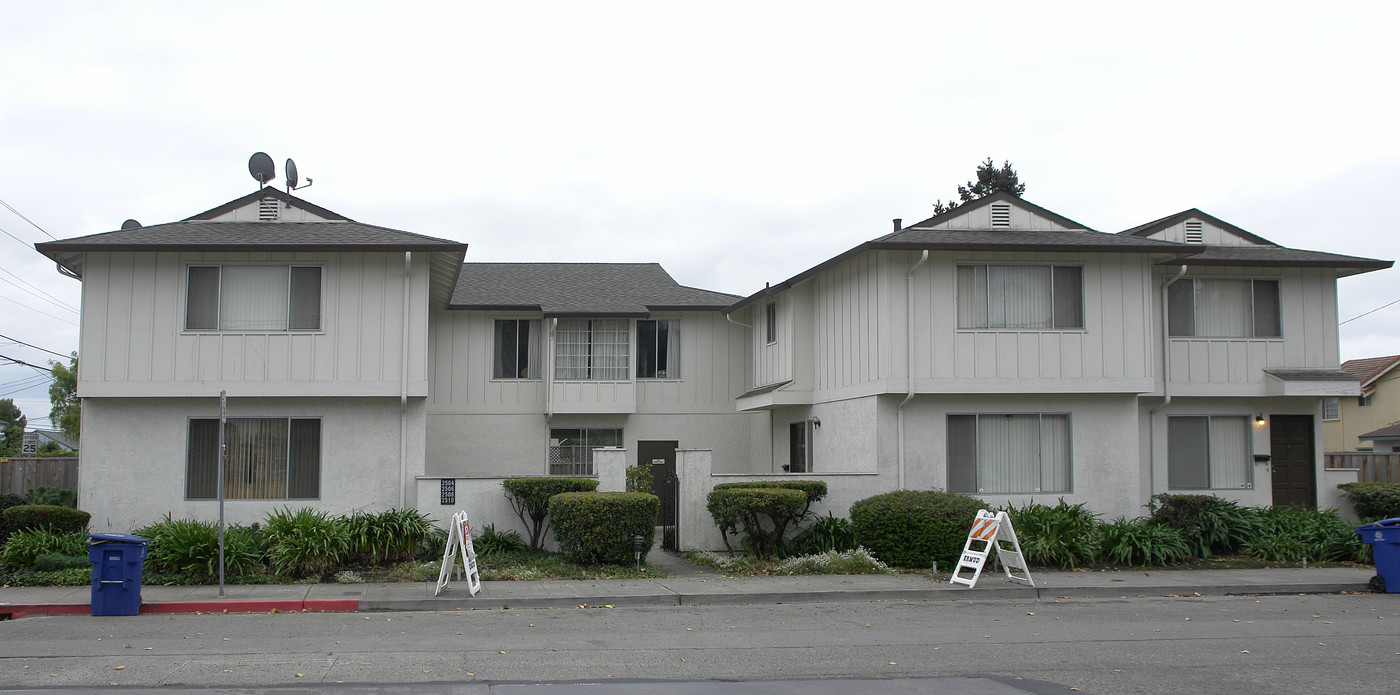 2504-2510 Marina Blvd in San Leandro, CA - Building Photo