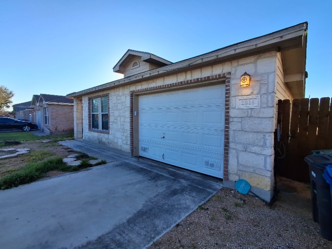 2014 Mission Eagle in San Antonio, TX - Foto de edificio - Building Photo