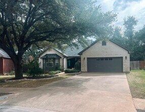 1000 Blue Bird Ct in Round Rock, TX - Building Photo - Building Photo