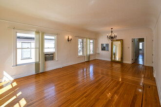 622 N Genesee Ave in Los Angeles, CA - Building Photo - Interior Photo