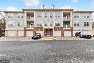 11328 Westbrook Mill Ln, Unit 304 in Fairfax, VA - Building Photo