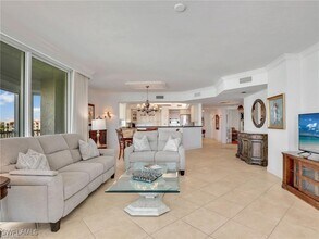 1070 S Collier Blvd in Marco Island, FL - Building Photo - Building Photo