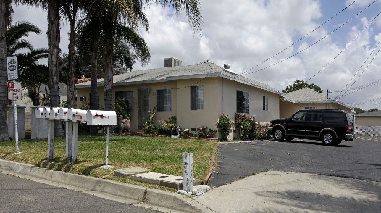 10841 Vernon Ave in Ontario, CA - Building Photo