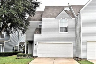 812 Canal St in Irving, TX - Building Photo