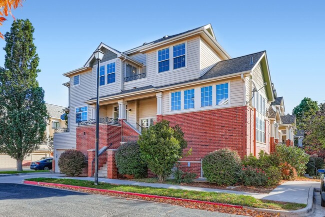 9842 E Idaho St in Denver, CO - Building Photo - Building Photo