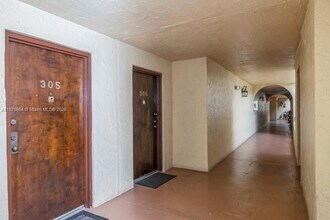 8860 SW 123rd Ct in Miami, FL - Building Photo - Building Photo