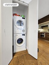 100 W 31st St in New York, NY - Building Photo - Building Photo