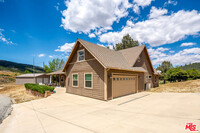 18087 Newview Dr in Lake Hughes, CA - Building Photo - Building Photo