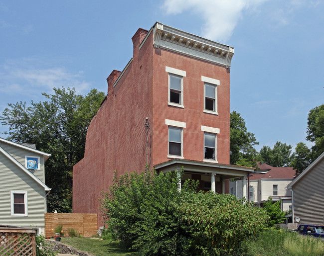 3304 Bach Ave in Cincinnati, OH - Foto de edificio - Building Photo