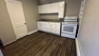 8 Prospect St, Unit FM in Easthampton, MA - Building Photo