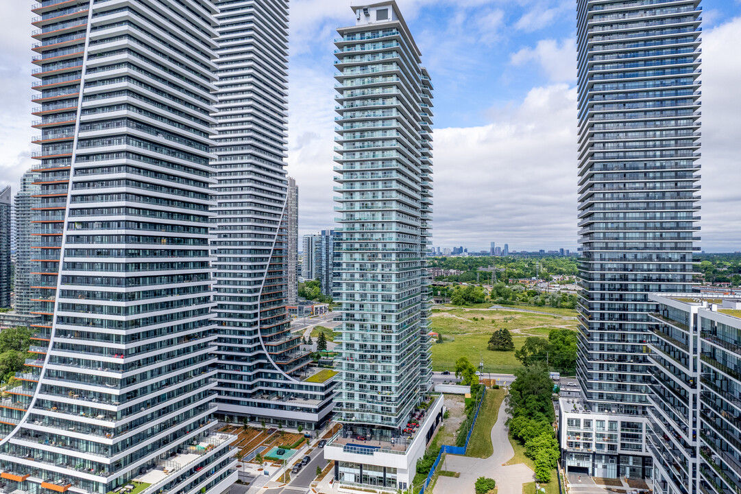 Cove - Waterway Condominiums in Toronto, ON - Building Photo