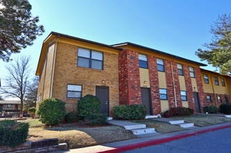 6370 W Wilshire Blvd in Oklahoma City, OK - Building Photo - Building Photo