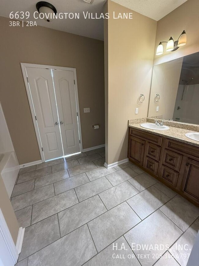 6639 Covington Villas Ln in Tuscaloosa, AL - Building Photo - Building Photo