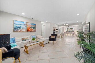 250 NW 11th St in Boca Raton, FL - Building Photo - Building Photo