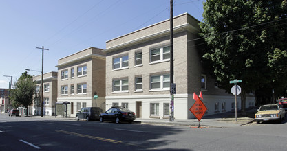 Morlee Court Apartments in Portland, OR - Building Photo - Building Photo