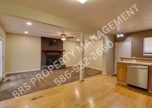 8825 Kidley Dr in Sterling Heights, MI - Building Photo - Building Photo