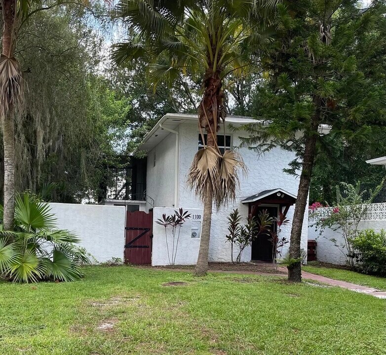 1100 Granada Way in Winter Haven, FL - Building Photo