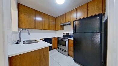 502 E Norwood Cir in Arlington, TX - Building Photo - Building Photo