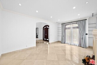 9033 Cresta Dr in Los Angeles, CA - Building Photo - Building Photo