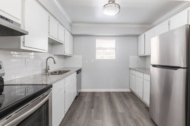 Aspenwood Apartments photo'