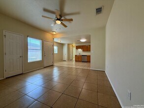 15306 Kamary Ln in San Antonio, TX - Foto de edificio - Building Photo