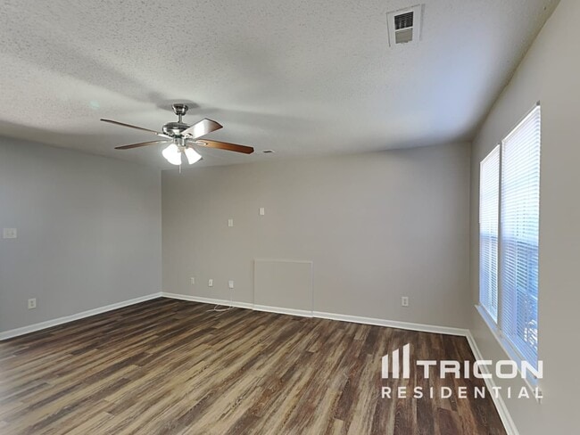 9234 Tiger Lily Ln in Charlotte, NC - Foto de edificio - Building Photo