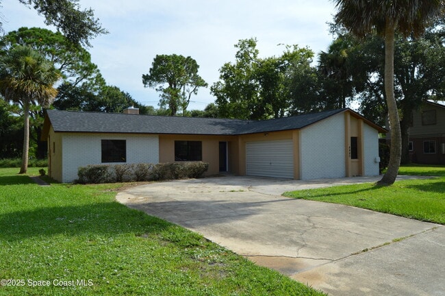 4440 Sherwood Dr in Titusville, FL - Building Photo - Building Photo