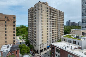 2000 N Lincoln Park W in Chicago, IL - Building Photo - Building Photo