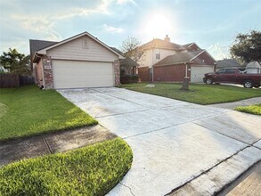 10210 Cades Creek Ct in Houston, TX - Building Photo - Building Photo