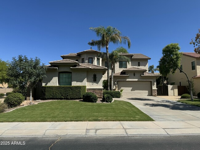 property at 164 W Goldfinch Way