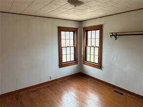 203 Mill St in Jasper, AR - Foto de edificio - Building Photo