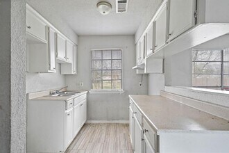 3316 Texas Ave in Texas City, TX - Building Photo - Building Photo