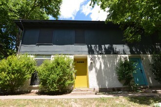 3511 Alpine Cir-Unit -3 in Austin, TX - Building Photo - Building Photo