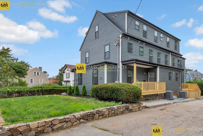 73-75 Lexington St, Unit 2 in Waltham, MA - Building Photo - Building Photo