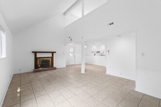 220 W Saltwood Pl in Jacksonville, NC - Building Photo - Building Photo