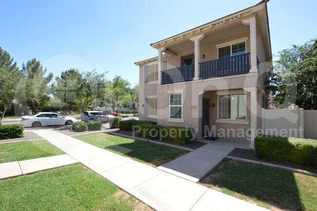 property at 971 S Brewer Dr