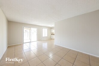 4923 W Larkspur Dr in Glendale, AZ - Building Photo - Building Photo