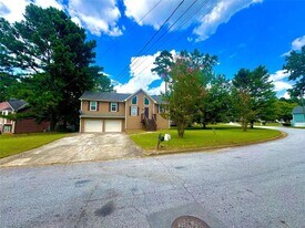 4425 Boulder Springs Cove in Ellenwood, GA - Building Photo