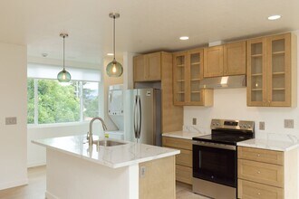 150 Haas Avenue in San Leandro, CA - Foto de edificio - Interior Photo