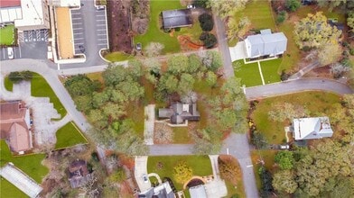 264 Jones Dr in Roswell, GA - Building Photo - Building Photo