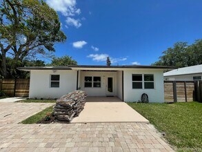 1564 SW 28th Terrace in Fort Lauderdale, FL - Building Photo - Building Photo