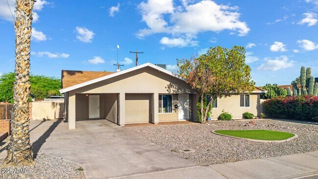 2911 N Granite Reef Rd in Scottsdale, AZ - Building Photo - Building Photo