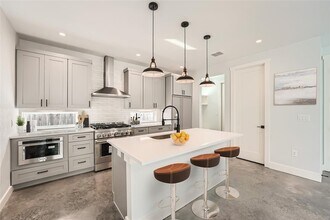 1707 Perez St in Austin, TX - Building Photo - Building Photo